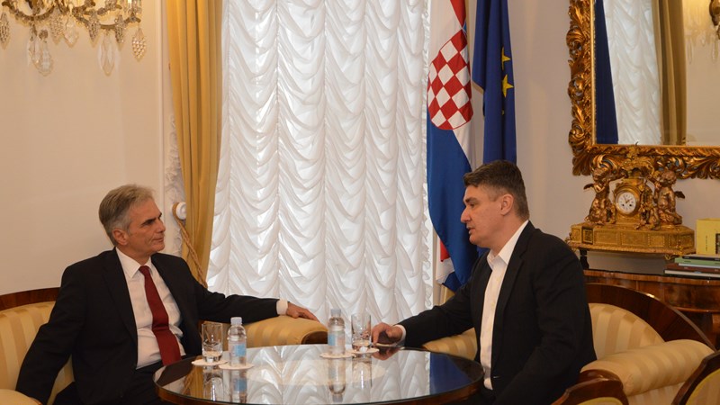 Predsjednik Vlade Milanović razgovarao o problemu izbjeglica s austrijskim kancelarom Faymannom
